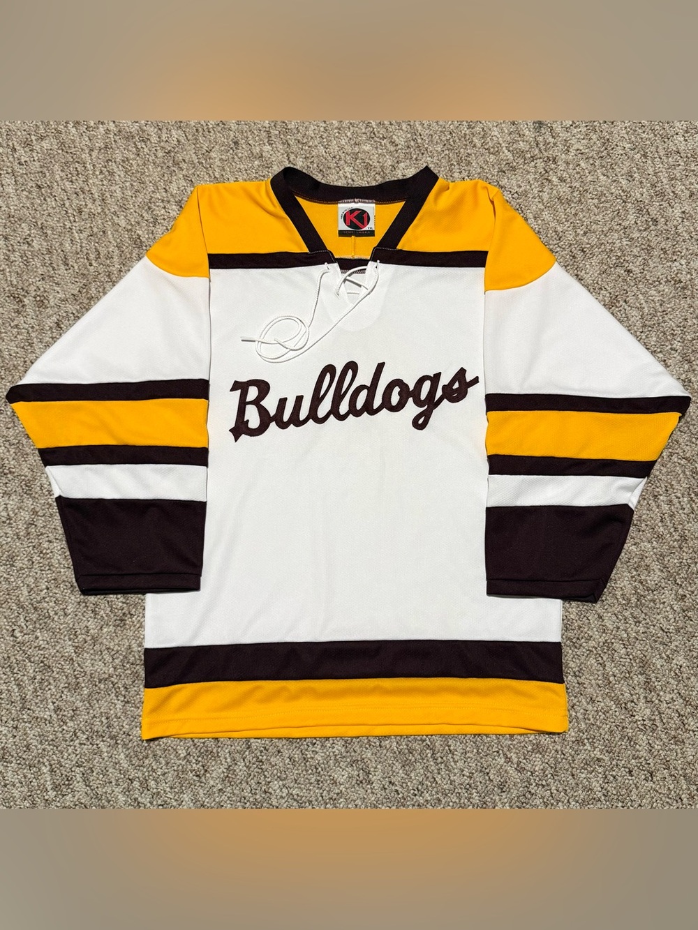 Vintage 1980’s UMD Bulldogs White, Maroon & Gold Youth Hockey Jersey